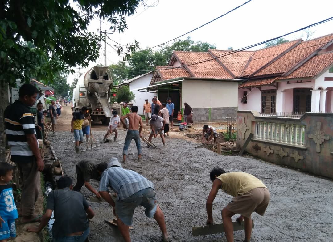 Pekerjaan pengecoran jalan beton ready mix Cihampelas 2026